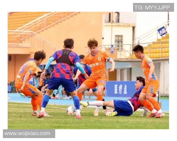 泰安天贶与山东泰山B队热身,预祝全运会获得佳绩,两队合影留念